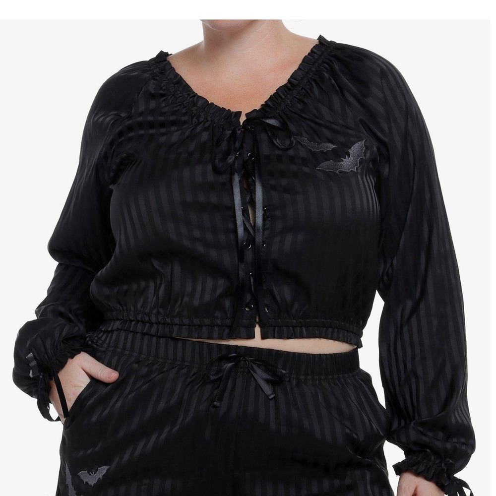 Cosmic Aura Goth Black Pinstripe Bat Lace Up Crop Lounge Blouse Women‎ Large NWT